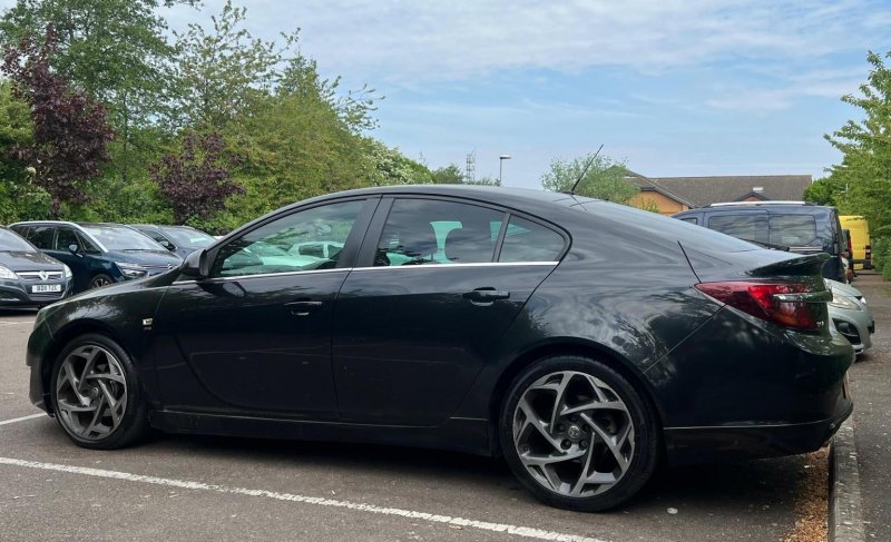 VAUXHALL INSIGNIA