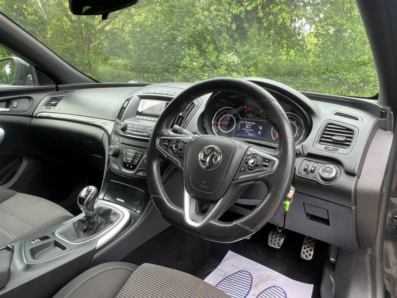 VAUXHALL INSIGNIA