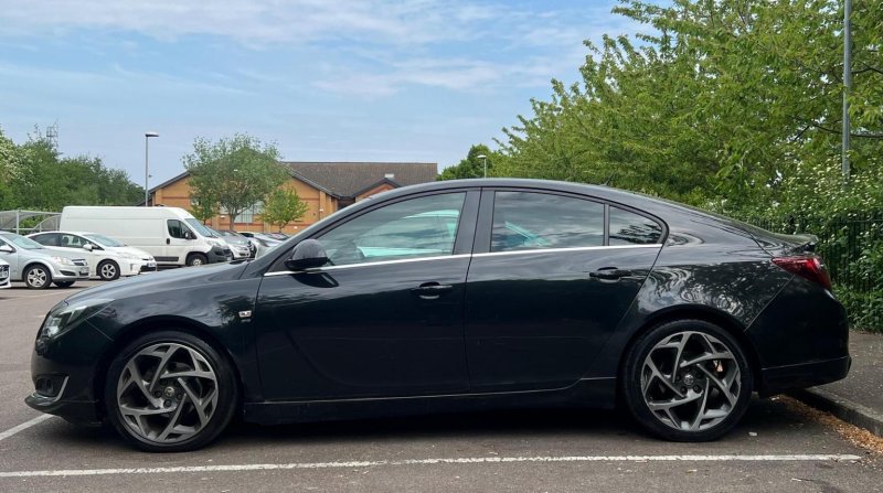 VAUXHALL INSIGNIA