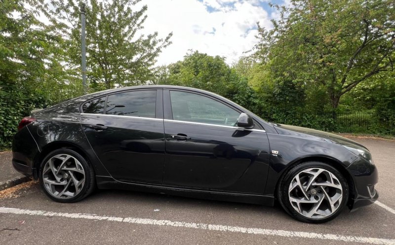 VAUXHALL INSIGNIA