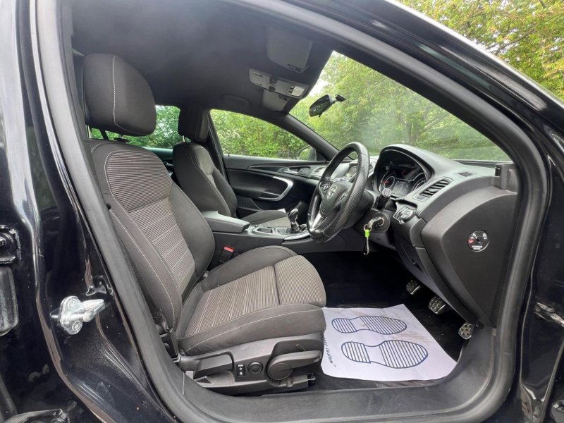 VAUXHALL INSIGNIA