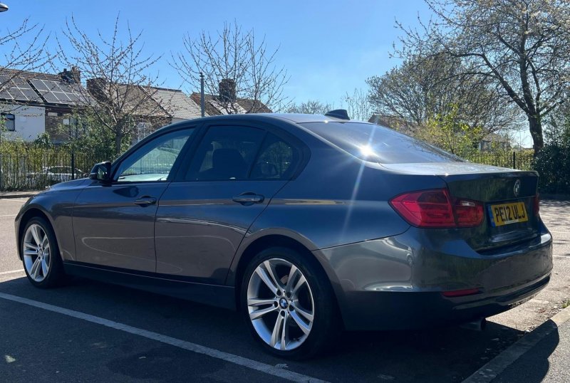 BMW 3 SERIES