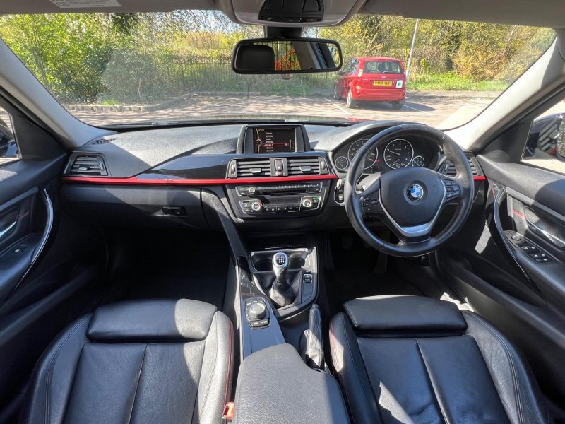 BMW 3 SERIES
