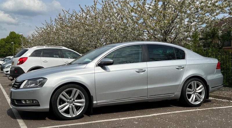 VOLKSWAGEN PASSAT