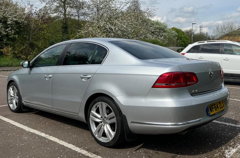 VOLKSWAGEN PASSAT