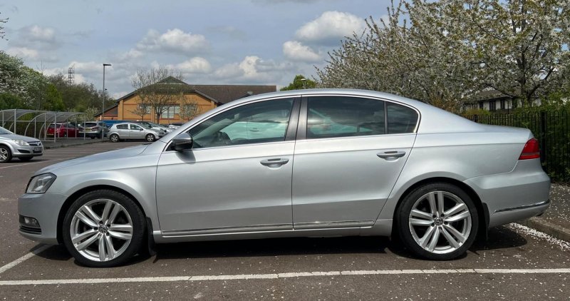 VOLKSWAGEN PASSAT